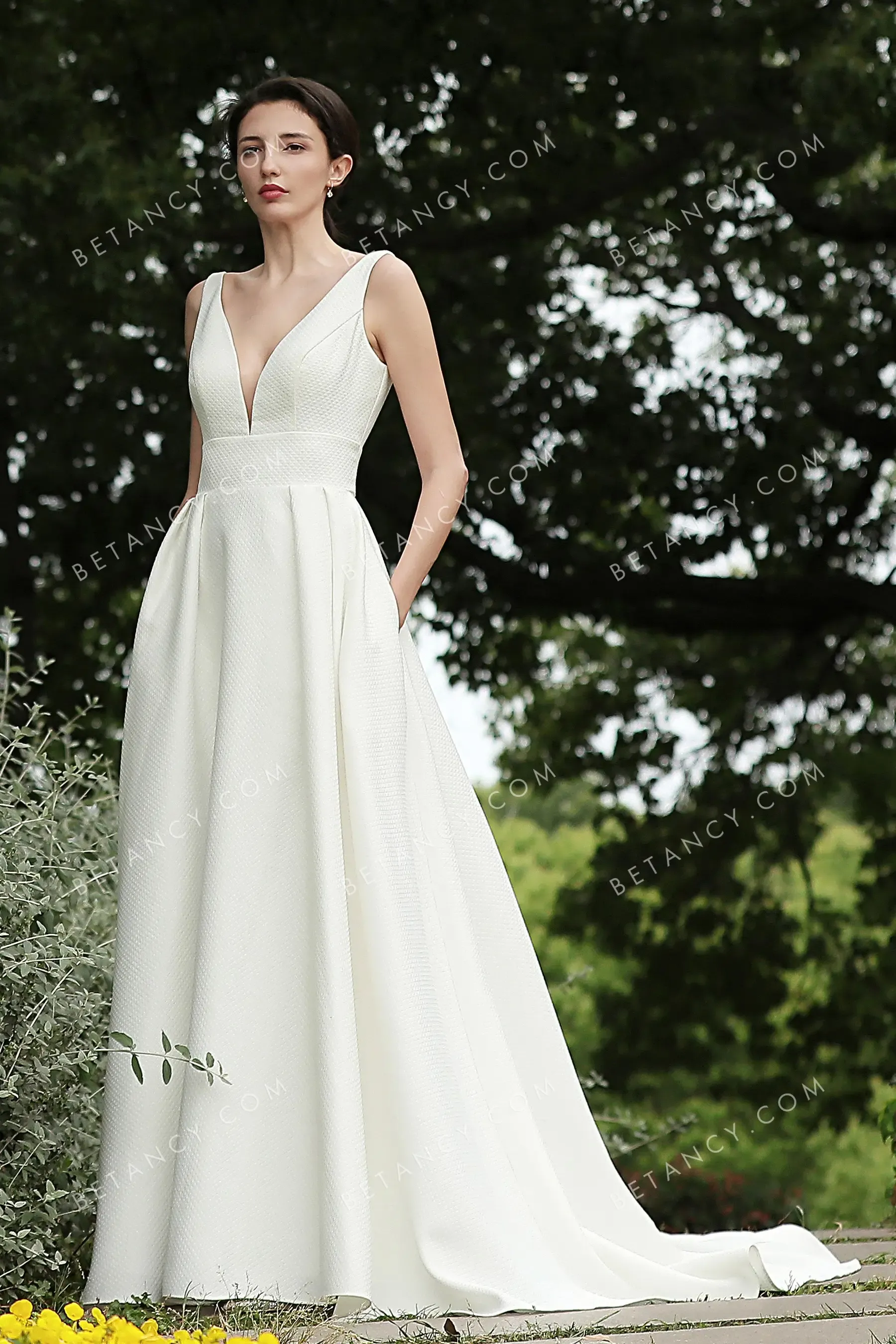 Simply Plunging Neckline A-line Textured Wedding Dress