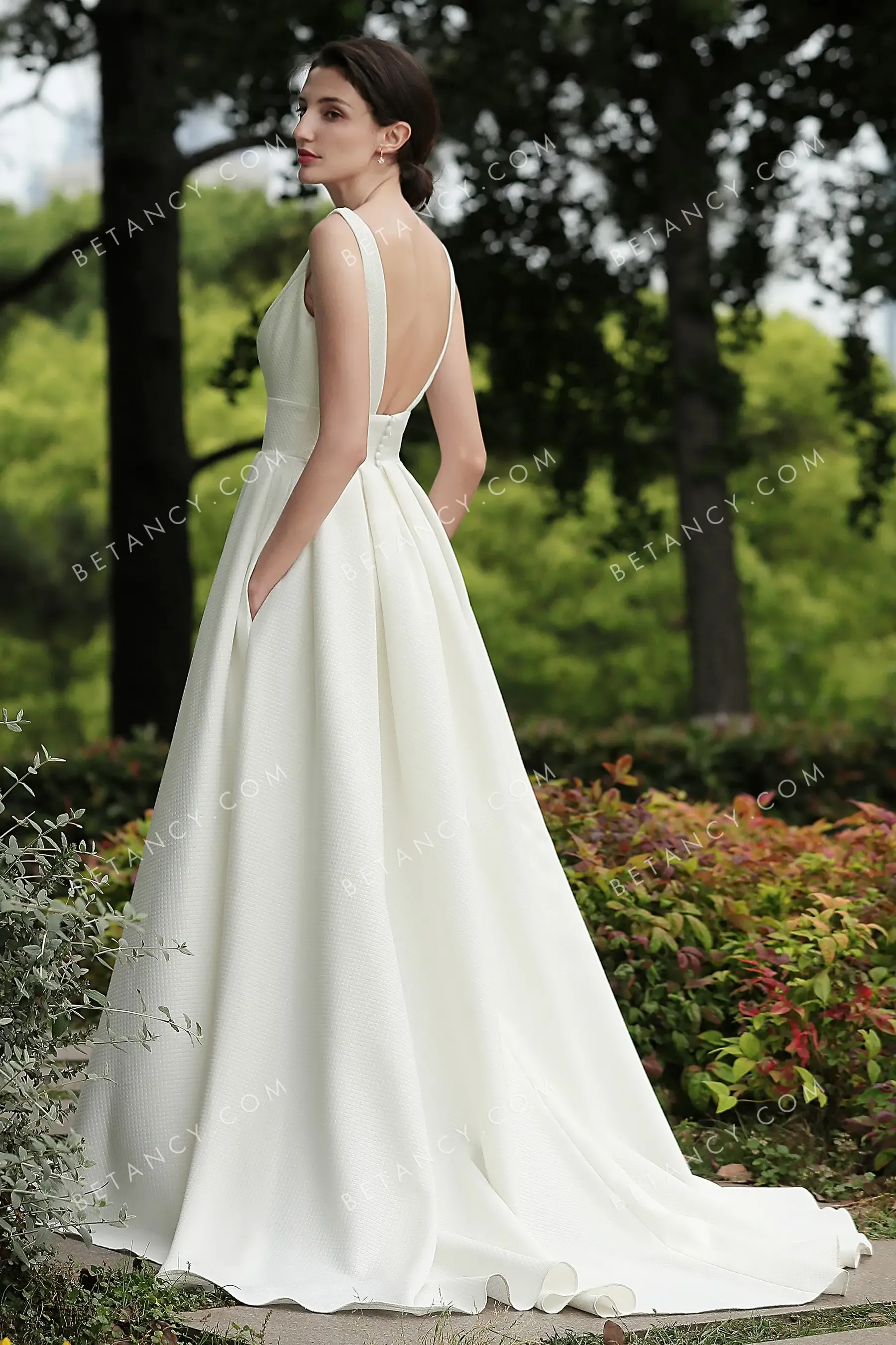 Simply Plunging Neckline A-line Textured Wedding Dress